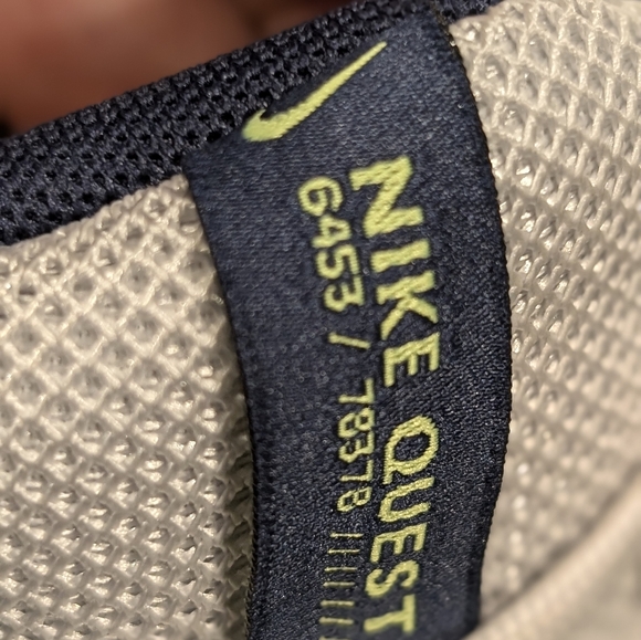 Men's Nike Running Sneaker - Picture 5 of 8